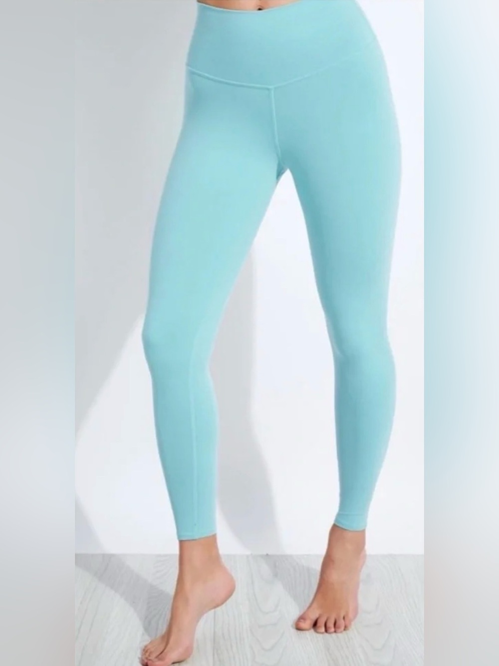 ALO High-Waist Airbrush Leggings - Light Aqua - size XXS